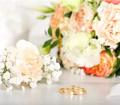 Blumen zur Hochzeit – ideales Geschenk oder doch eher überflüssig?